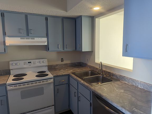 2nd image of 2104 Melrose Dr #1