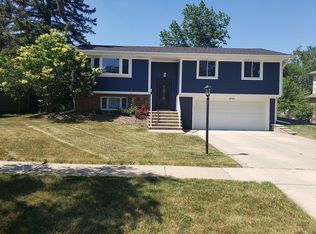 1434 Arlington Ln, Schaumburg, IL 60193