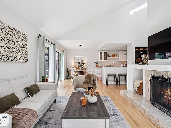 2nd image of 18 Dunlin Court