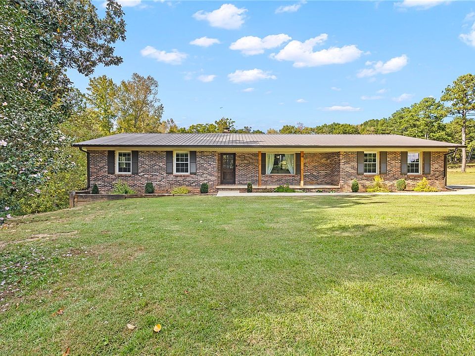 1st image of 210 Lodge Rd