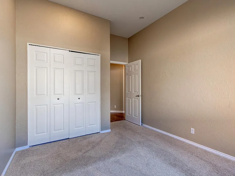 1656 W Silver Springs Rd — Photo 16