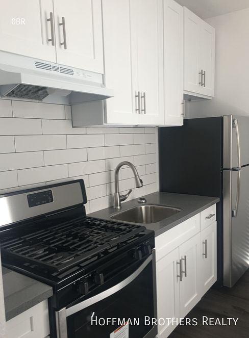 1st image of 1017 S Kingsley Dr #1