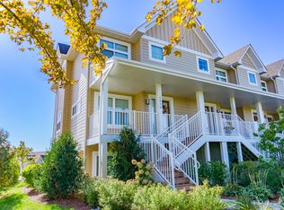 2950 Clover Ridge Dr, Chaska, MN 55318