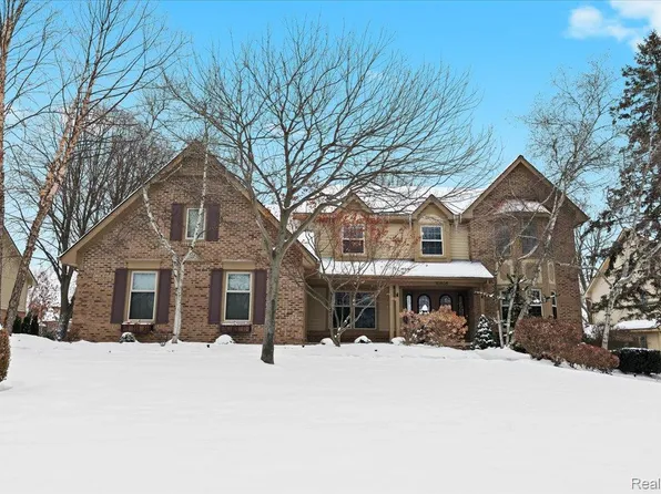 10408 Wellington Dr, Plymouth, MI 48170