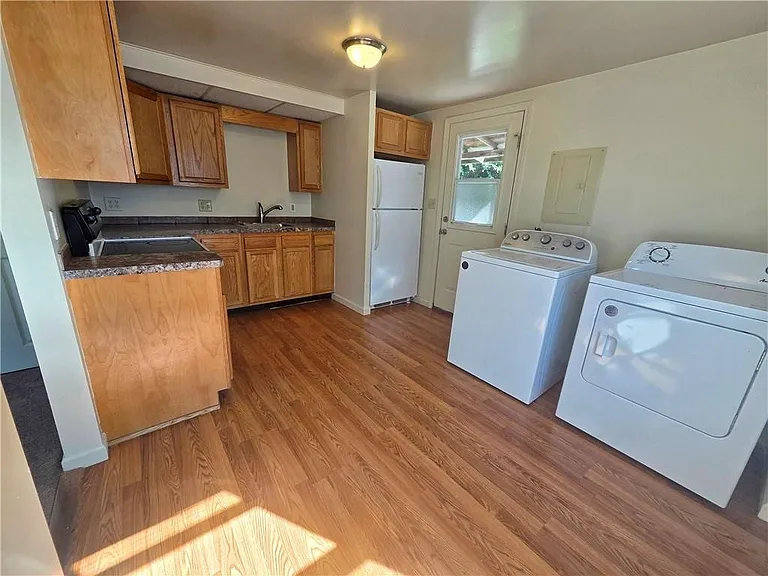 235B Allen St — Photo 23