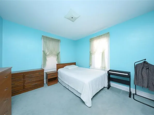 2284 East 22nd Street image 18 of 35