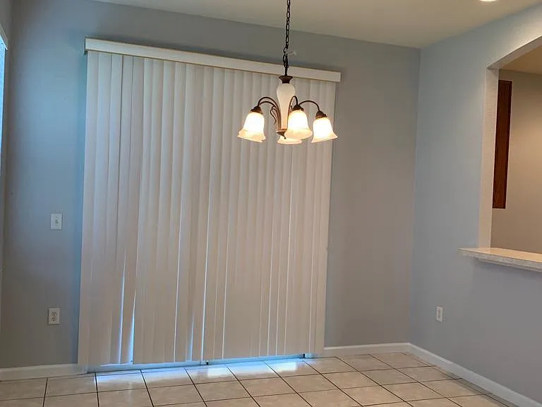 2900 Wentworth Ln — Photo 4