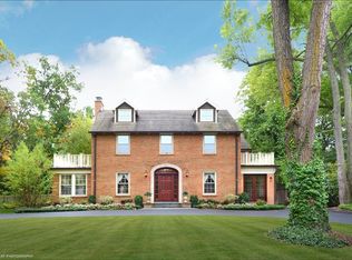 139 Ravine Forest Dr, Lake Bluff, IL 60044