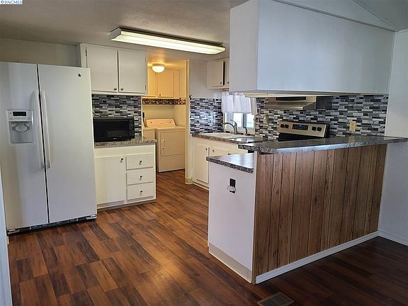 3rd image of 7901 W Clearwater Ave Unit 132