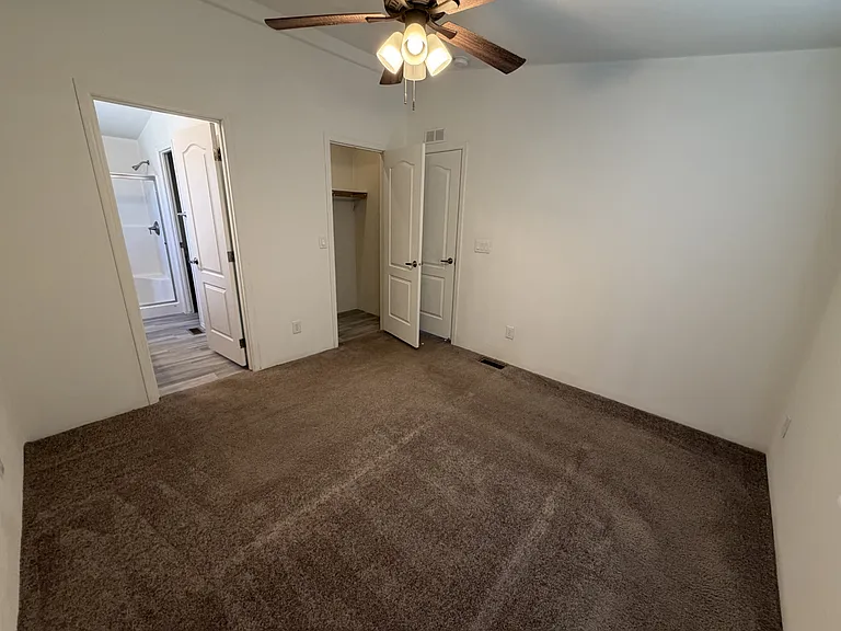 5657 S Pearl St — Photo 12