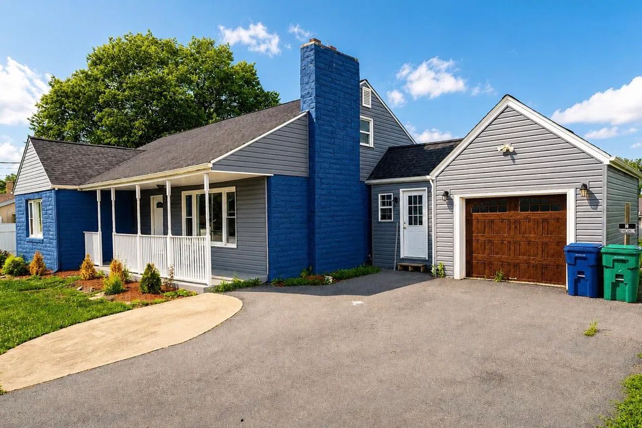 5 bed, 3280 sqft, $2,750 — Photo 1