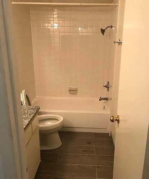 Sceptre Cir — Photo 4