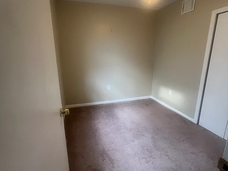 608 S Clifton St — Photo 9
