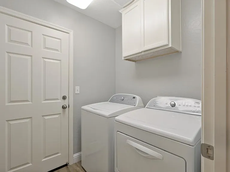 2423 W Corvina Ave — Photo 22