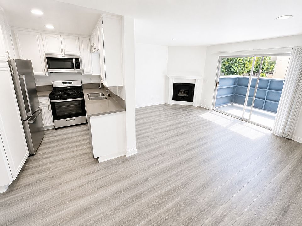 1st image of 4636 Fulton Ave #104