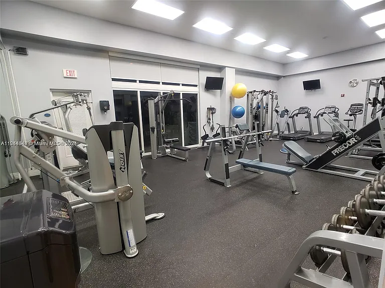 6917 Collins Ave #809 — Photo 35