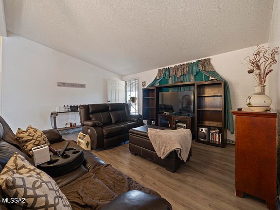 4th image of 7310 N Desert Plains Dr