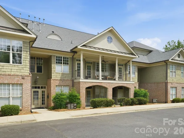 1131 Park West Dr, Charlotte, NC 28209