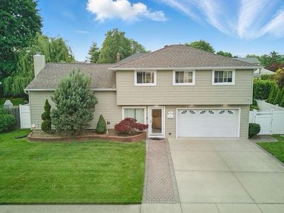 73 Fox Place, Hicksville, NY, 11801
