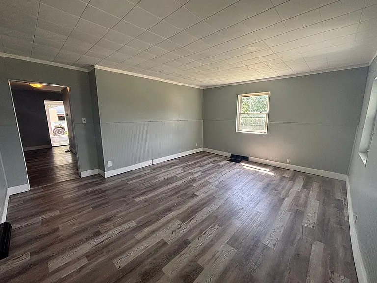 1182 Wheeling Ave — Photo 8