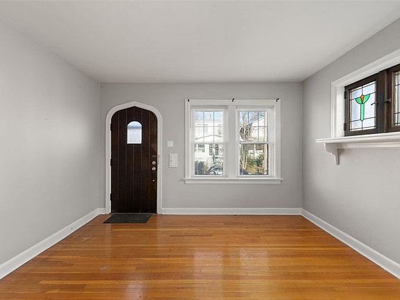 3rd image of 5428 Nagel Ave