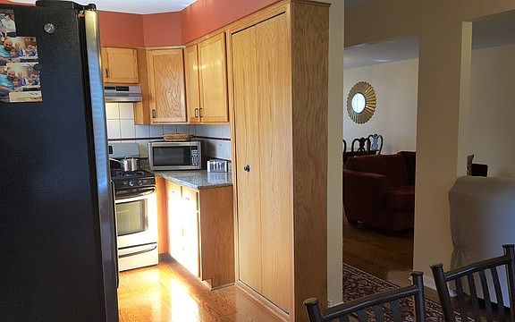 3rd image of 715 E Washington St #715