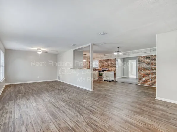 3312 Pickwick Dr S, Jacksonville, FL 32257