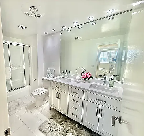 Spacious bathroom with new cabinet and countertop!