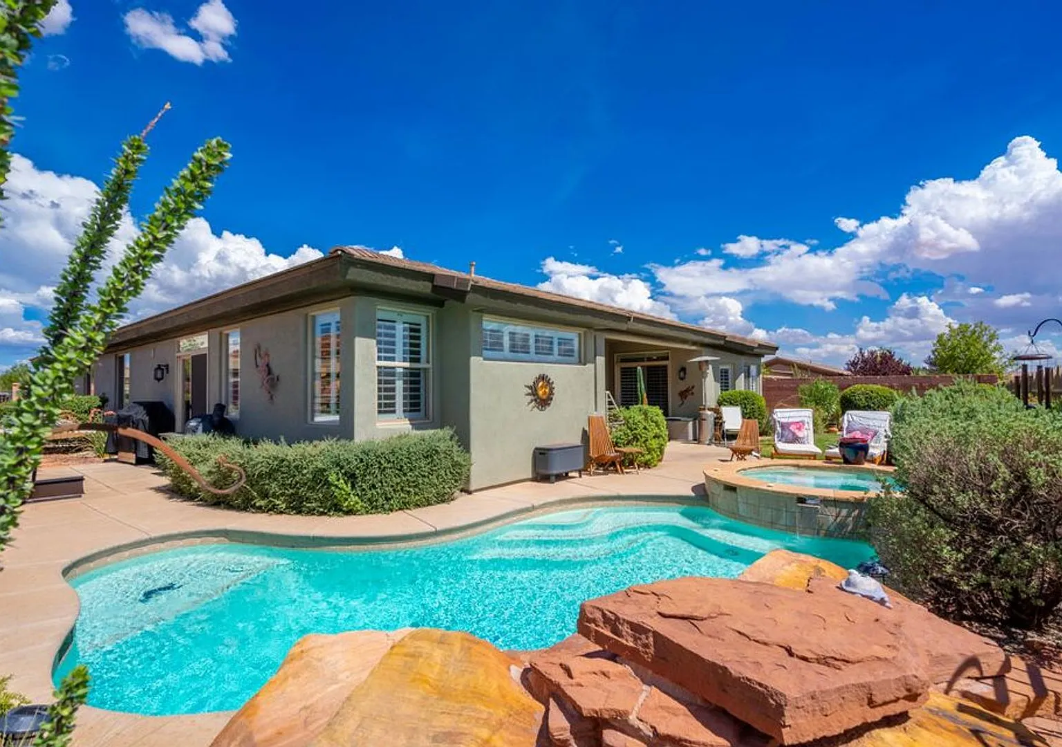 Beautiful 5 Bedroom Home- One Level and Private Pool- Move in Special! — Photo 1