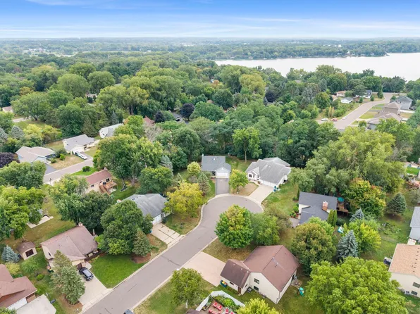 2966 Thunder Bay Rd, Little Canada, MN 55117
