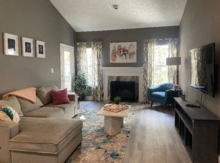 4435 Fair Stone Dr APT 202, Fairfax, VA 22033