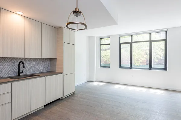 Rented by Nooklyn NYC LLC | media 81