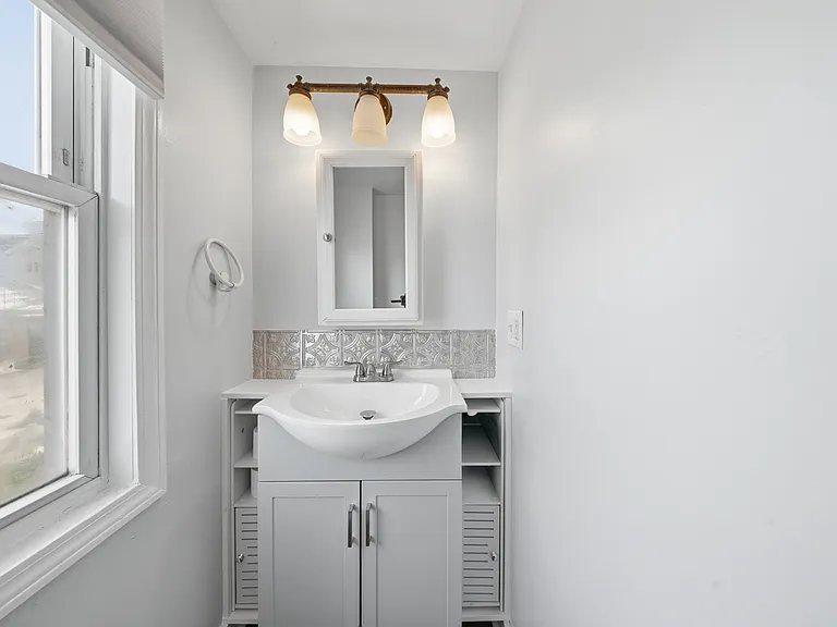 2154 Broad St #2 — Photo 9