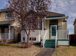 104 W Saddlemead Rd NE, Calgary, AB T3J 4J3