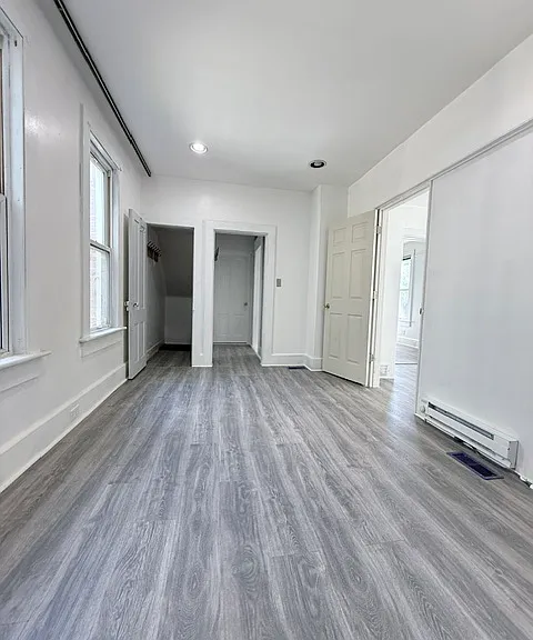 521 Sarah St — Photo 28