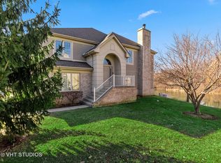 30 Beaconsfield Ct #30, Lincolnshire, IL 60069