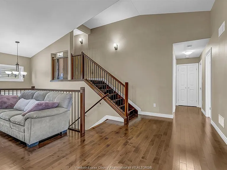 420 Runstedler Dr — Photo 15