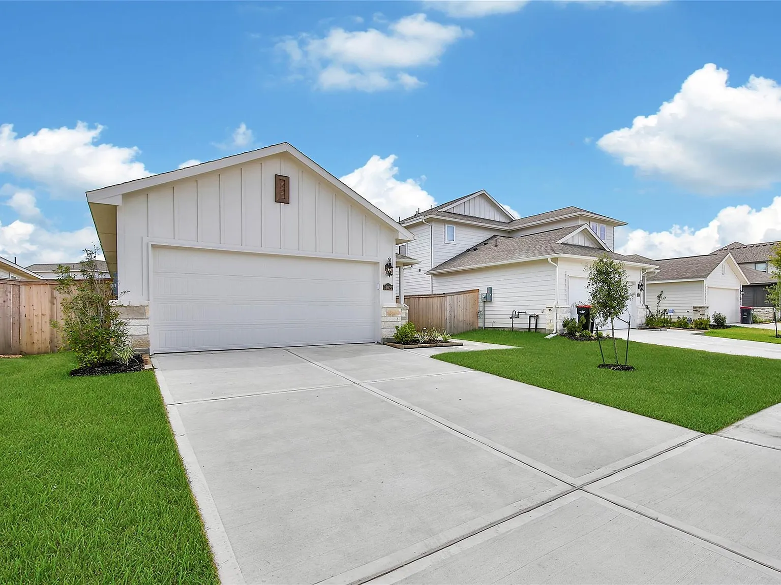 3 bed, 2.0 bath, 1405 sqft, $1,700 — Photo 2