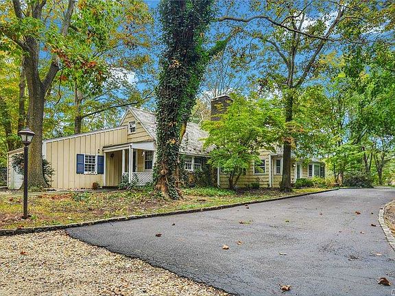 3rd image of 1 Hemlock Dr