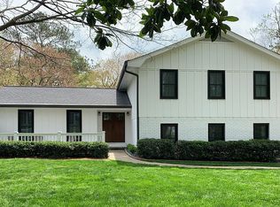 1059 W Nancy Creek Dr, Atlanta, GA 30319