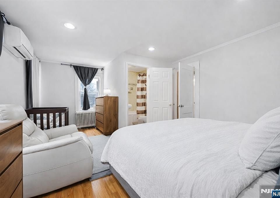 1st image of 6 Franklin Ave