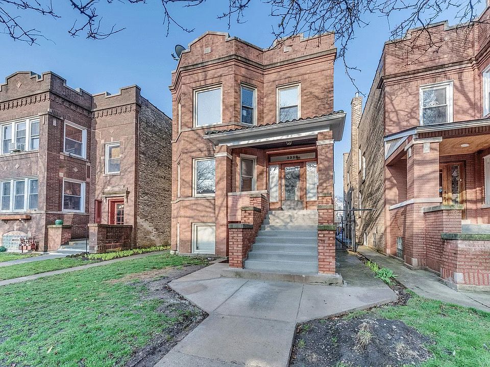 1st image of 3330 N Avers Ave APT 1