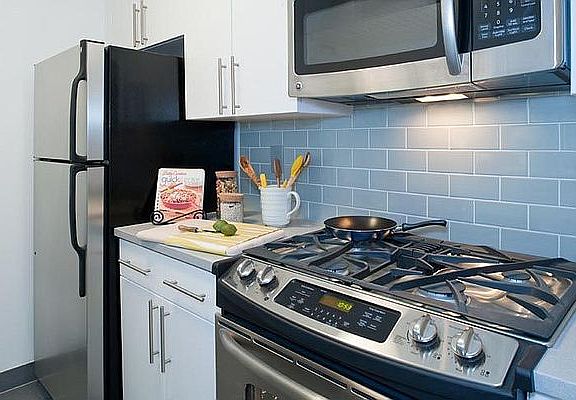 3rd image of 260 W 52nd St #3A