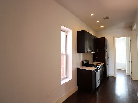 4th image of 309 Tompkins Ave #8H