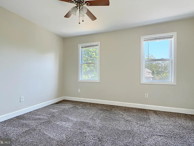 6110 Everall Ave — Photo 12