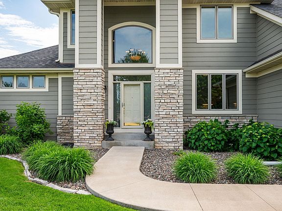 3rd image of 6786 Yellowstone Ln N