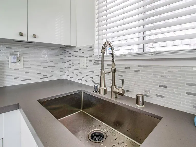 3230 N Lewis Ave — Photo 12