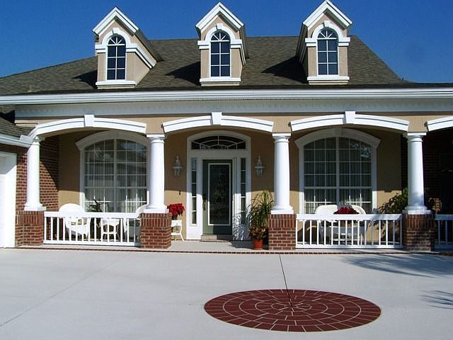 2nd image of 1204 N Burgandy Trl