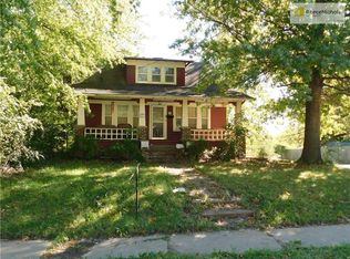 601 E College St, Independence, MO 64050