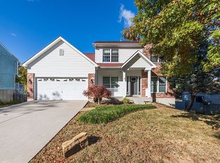 1423 Hawkins Corners Dr, Fenton, MO 63026